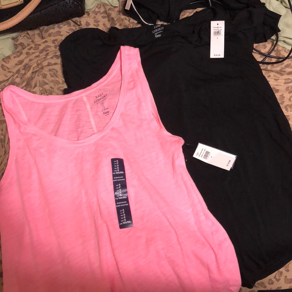 Gap tank and t shirt bundle
